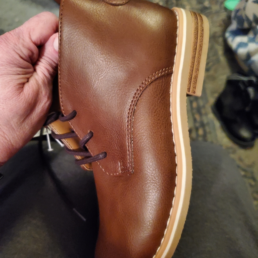 Boys shoes